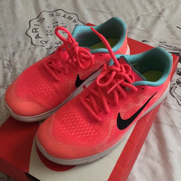 Nike size 5Y - Picture 1 of 3